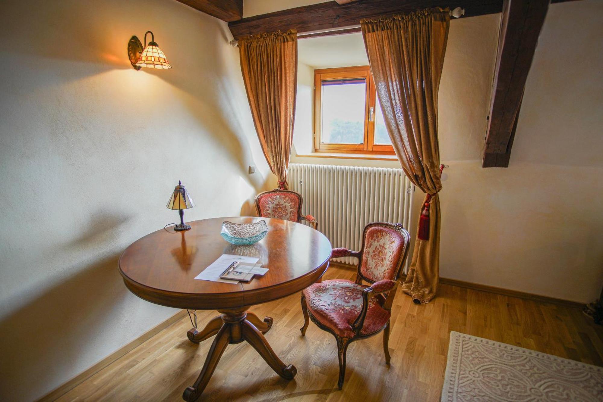 Hohenfels  Hotel & Tagungszentrum Schloss Hohenfels מראה חיצוני תמונה