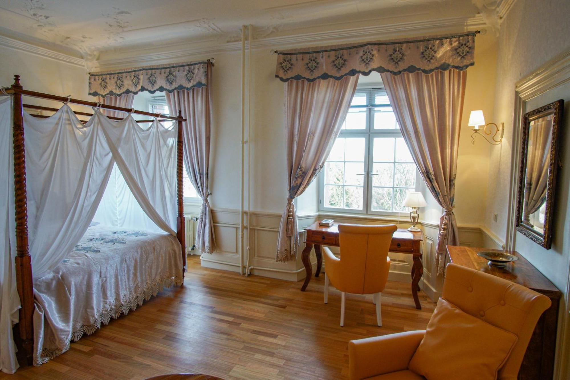 Hohenfels  Hotel & Tagungszentrum Schloss Hohenfels מראה חיצוני תמונה
