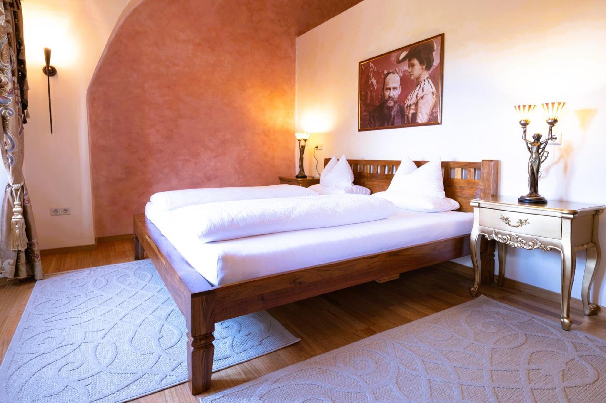 Hohenfels  Hotel & Tagungszentrum Schloss Hohenfels מראה חיצוני תמונה